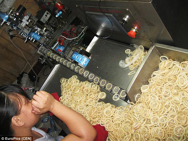 Εντοπίστηκαν “μαϊμού” προφυλακτικά κατασκευασμένα από τοξικά μέταλλα – ΦΩΤΟ