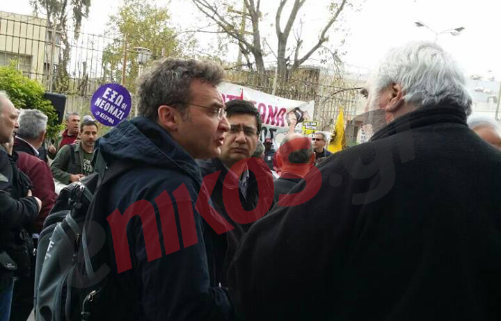 Επεισόδιο μεταξύ των διαδηλωτών και του Ορφανού στον Κορυδαλλό – ΦΩΤΟ