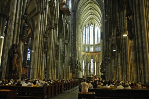 Κολονία – Φόρος τιμής στα θύματα της Germanwings