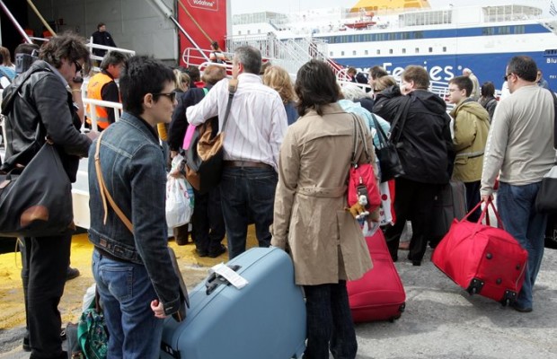 Έξοδος με κακοκαιρία. Κανονικά τα δρομολόγια από τον Πειραιά