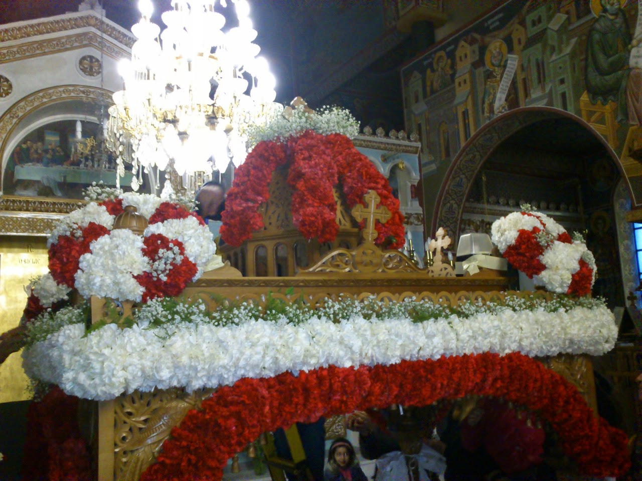 Στολίστηκαν οι Επιτάφιοι στην Ξάνθη – ΒΙΝΤΕΟ