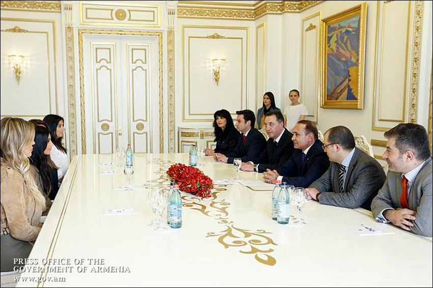 Η Αρμενία έστρωσε… κόκκινο χαλί για την Καρντάσιαν – ΒΙΝΤΕΟ