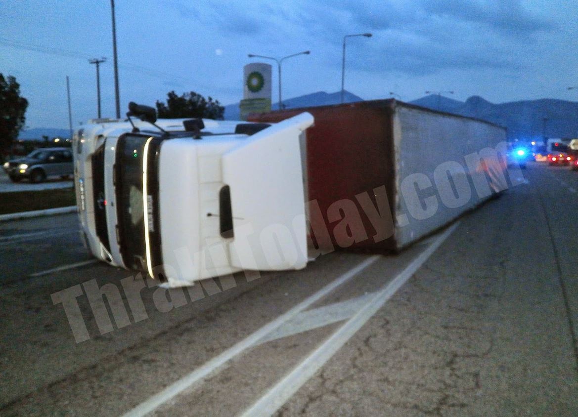 Ανετράπη νταλίκα στην Ξάνθη – ΦΩΤΟ