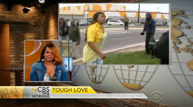 Η μητέρα που “συνέλαβε” τον διαδηλωτή γιο της – ΒΙΝΤΕΟ