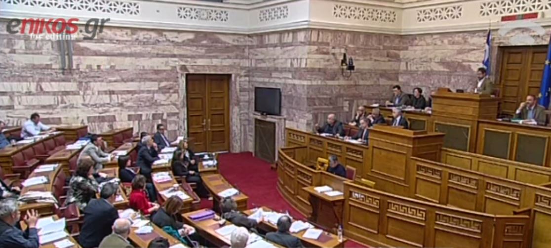 Θυελλώδης συνεδρίαση για τους απολυμένους δημοσίους υπαλλήλους – ΒΙΝΤΕΟ