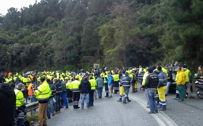 Σε κομβόι με 82 λεωφορεία φτάνουν στην Αθήνα οι μεταλλωρύχοι