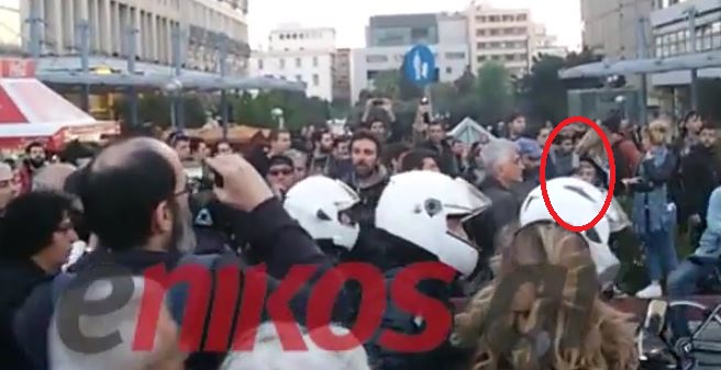 Έρευνα της ΕΛΑΣ για τον αστυνομικό με την κάμερα στο κράνος