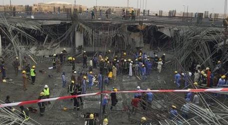Σαουδική Αραβία: Εγκλωβισμένοι εργάτες από κατάρρευση κτιρίου