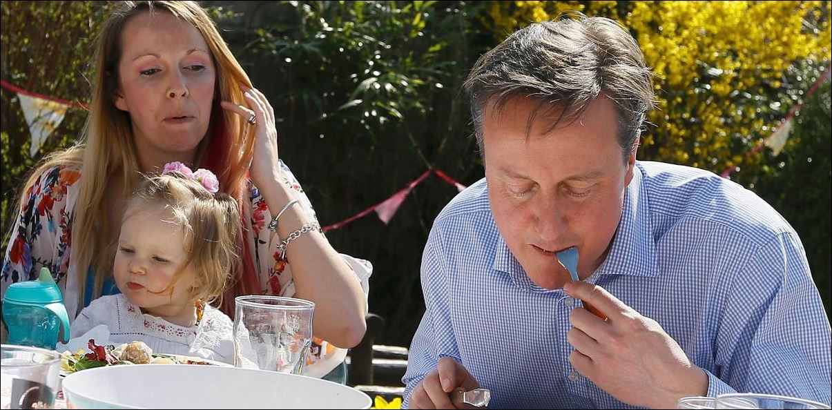 Τι τρώει ο Κάμερον με μαχαίρι και πιρούνι;