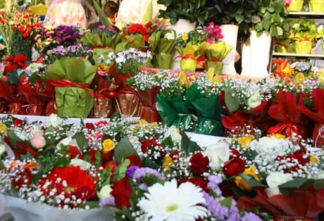 Τσουχτερά πρόστιμα σε ανθοπώλες που δεν έκοβαν αποδείξεις