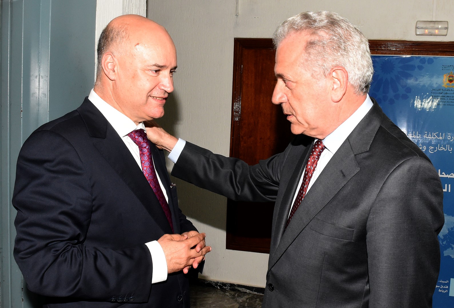 Αβραμόπουλος: Τα κράτη-μέλη της ΕΕ να αναλάβουν περισσότερες ευθύνες στο μεταναστευτικό