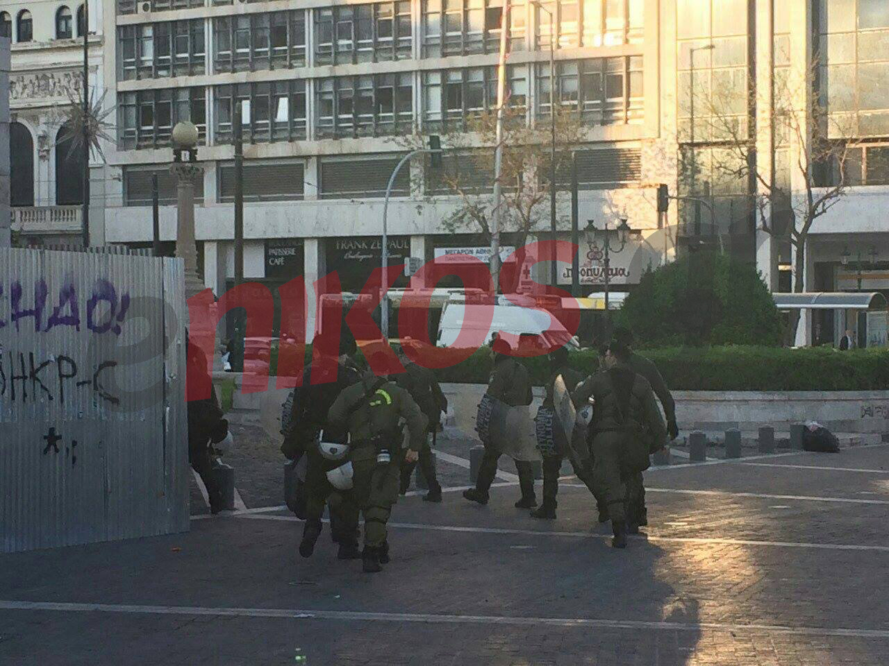 Επέμβαση της αστυνομίας στην πρυτανεία – Έβγαλαν τους καταληψίες – BINTEO