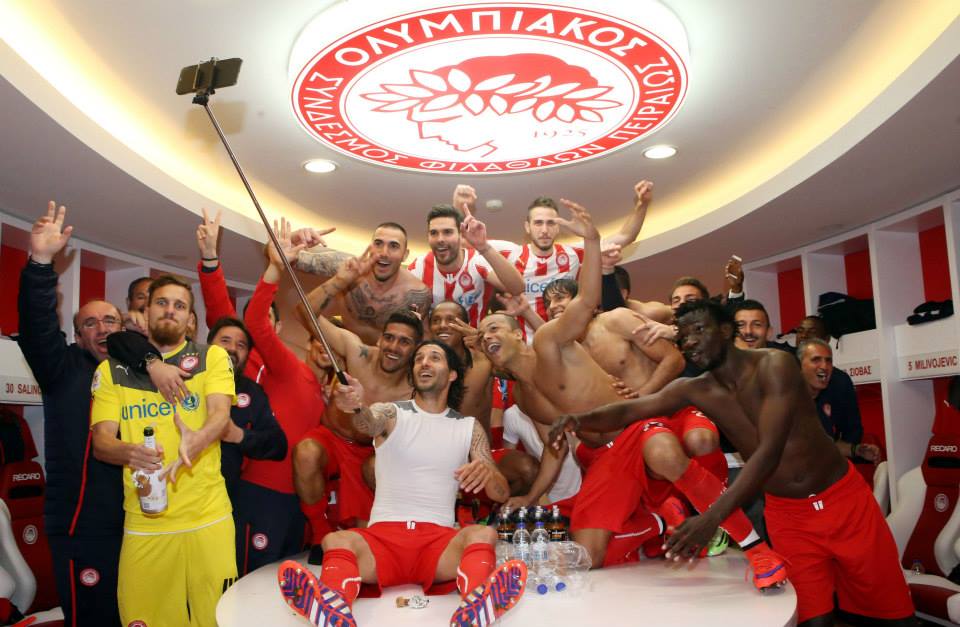 Η selfie για το 42ο και η σαμπάνια του Τσόρι – ΦΩΤΟ