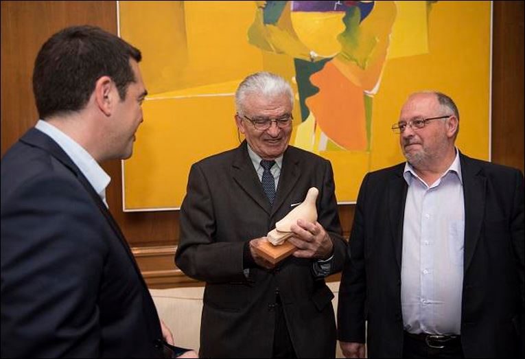 Ο Έλληνας που συγκλόνισε τη γερμανική tv στο Μαξίμου – ΦΩΤΟ