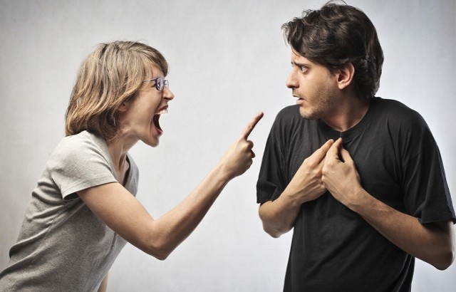 24 φράσεις που κάνουν έξαλλη κάθε γυναίκα