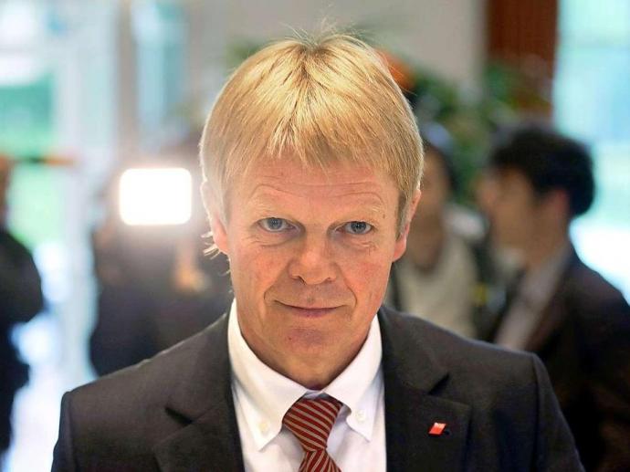 Ρ. Χόφμαν: Η λιτότητα καταστρέφει