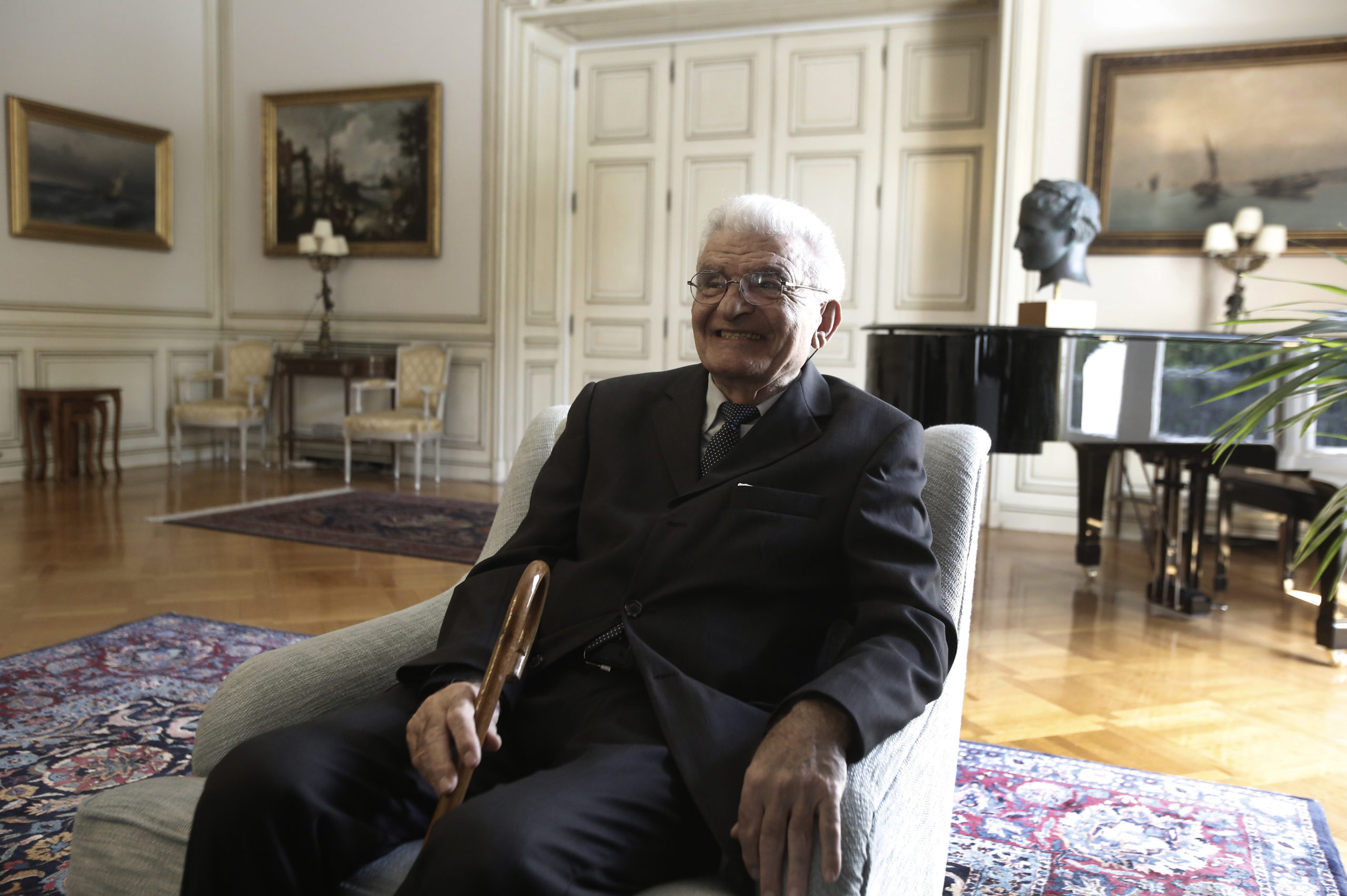 Με τον επιζώντα του Διστόμου συναντήθηκε ο Παυλόπουλος