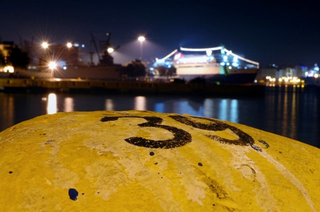 Τηλεφώνημα για βόμβα σε πλοίο στον Πειραιά – ΤΩΡΑ