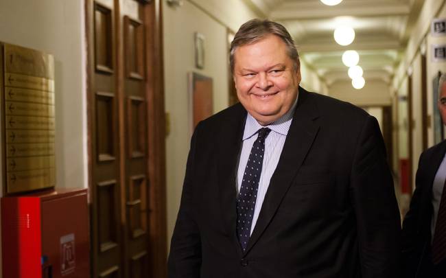 Βενιζέλος: Απολύτως εγκλωβισμένη η κυβέρνηση