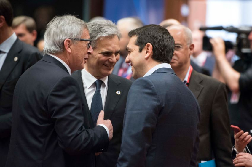 Τα “πηγαδάκια” του Τσίπρα στις Βρυξέλλες – ΦΩΤΟ