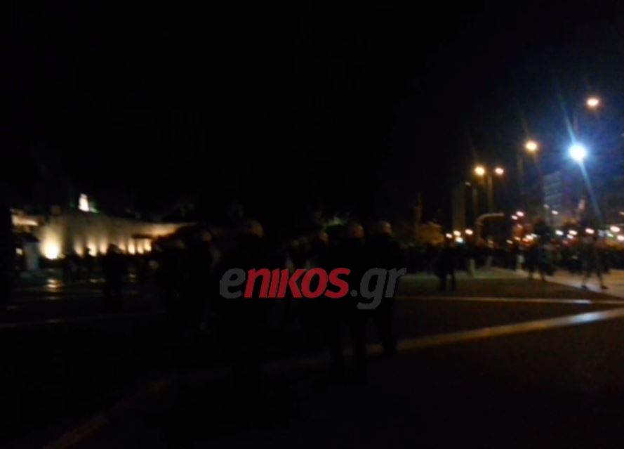 Αντιεξουσιαστές μπροστά στον Άγνωστο Στρατιώτη – ΒΙΝΤΕΟ