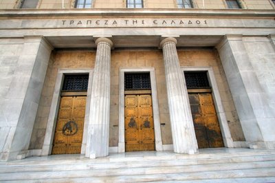 “Φρέναρε” η εκροή καταθέσεων το Μάρτιο