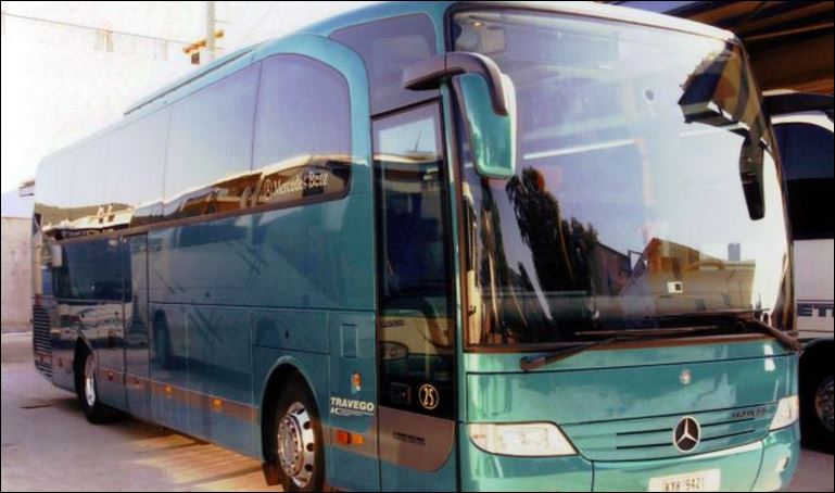 Φρίκη με μετανάστη – Νεκρός στον άξονα εκδρομικού λεωφορείου