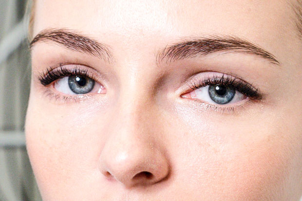 Πώς θα εξαφανίσετε την κούραση από το βλέμμα