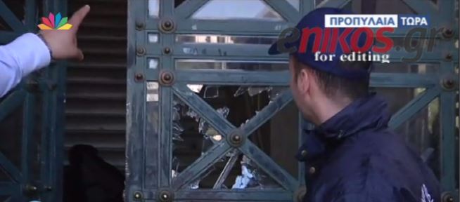 Έτσι έγινε η πρώτη προσπάθεια εισόδου της αστυνομίας στην πρυτανεία – ΒΙΝΤΕΟ