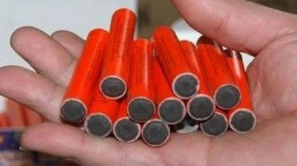 Σύλληψη ανηλίκου με 500 κροτίδες