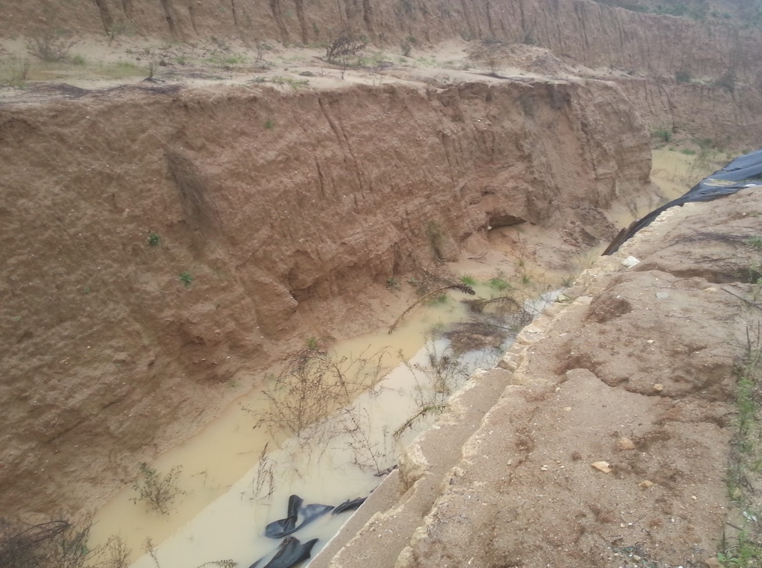 Νέες ΦΩΤΟ από τον τάφο της Αμφίπολης μετά τις βροχές
