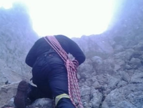 Δύο νεκροί από πτώση αυτοκινήτου σε χαράδρα