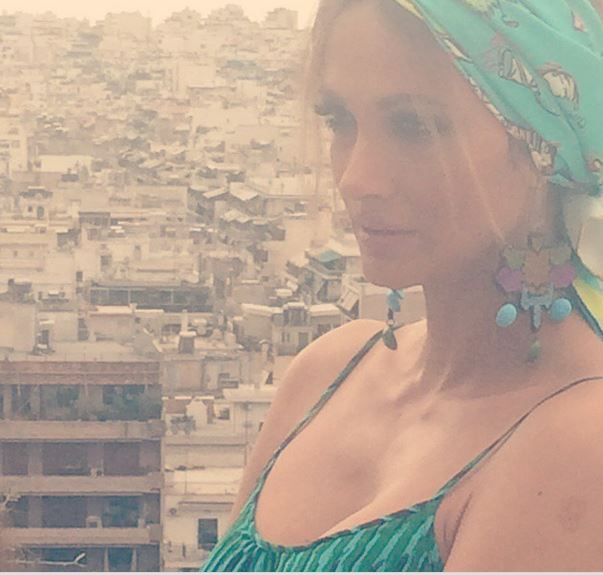 Αναστάτωσε το Instagram με κόκκινο μπικίνι – ΦΩΤΟ