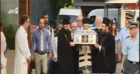 ΤΩΡΑ- Τα ιερά λείψανα της Αγ. Βαρβάρας στο Λαϊκό Νοσοκομείο- ΒΙΝΤΕΟ