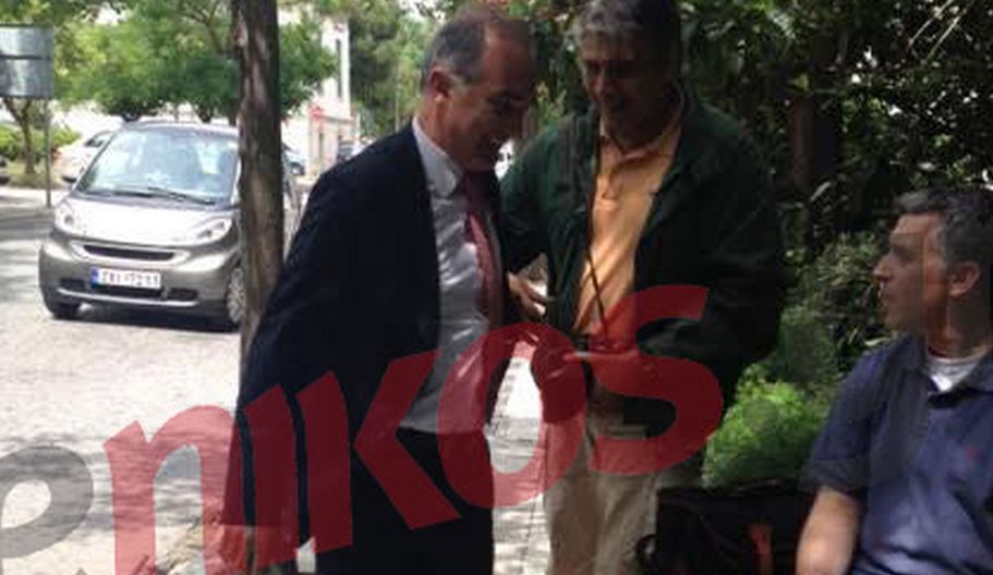 Ο Σαλμάς στο πολιτικό γραφείο του Καραμανλή – ΦΩΤΟ