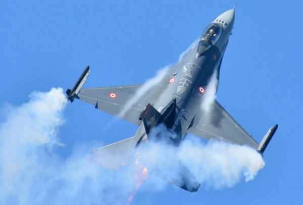 Κατερρίφθη συριακό ελικόπτερο λέει ο Τούρκος υπουργός Άμυνας