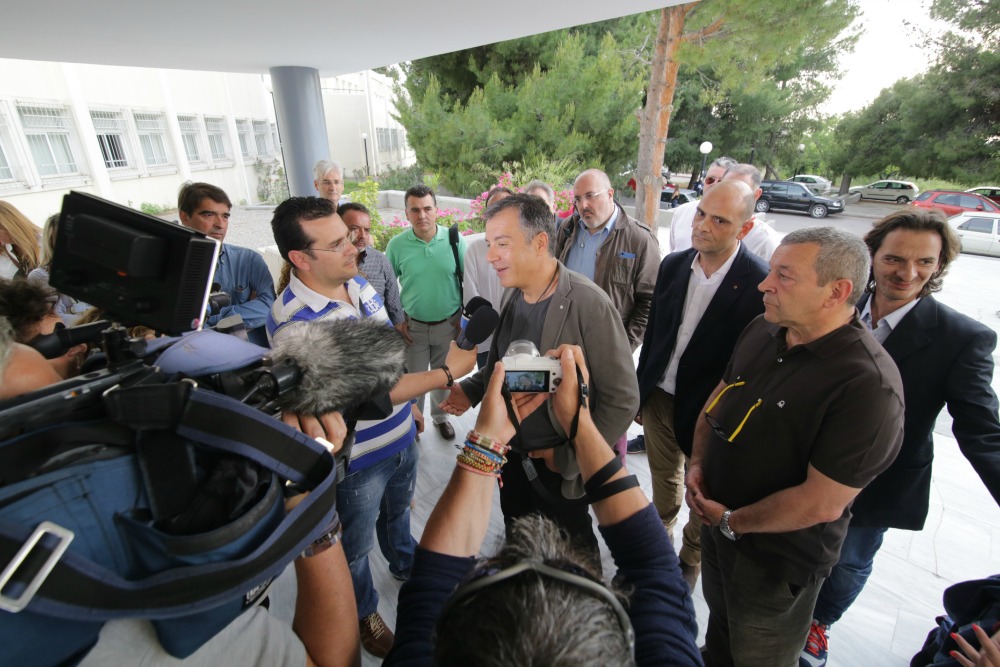 Θεοδωράκης: Ο κόσμος θέλει επιτέλους μία λύση