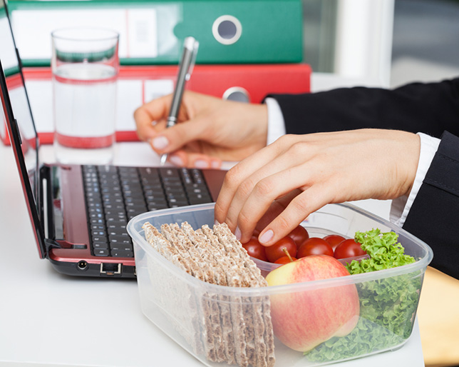 15 τρόποι να χάσετε βάρος στο γραφείο