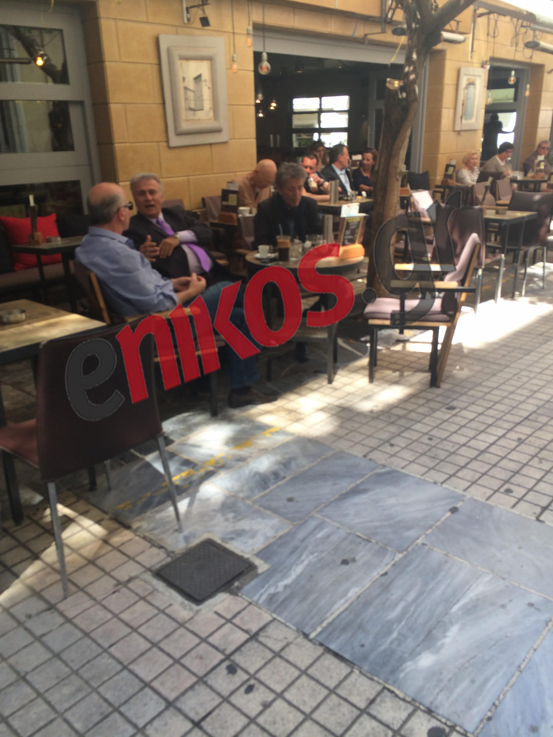 Ο καφές του Ψωμιάδη στο Κολωνάκι – ΦΩΤΟ