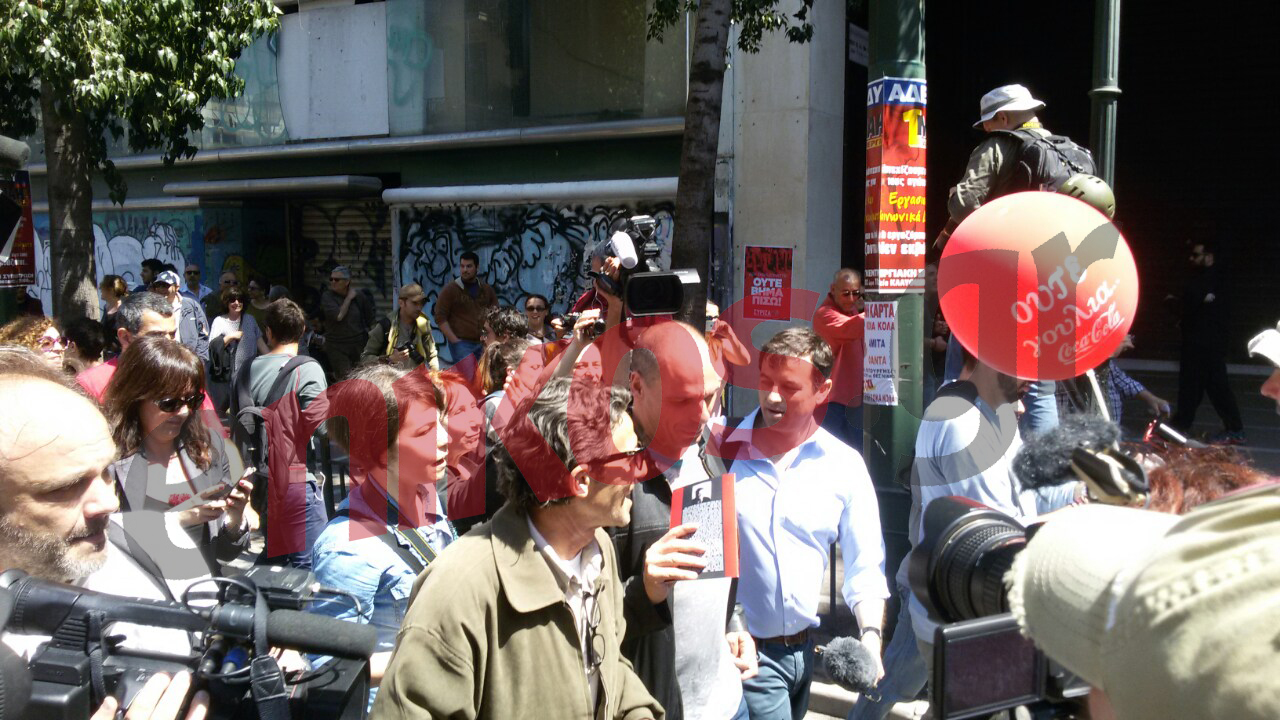 Στην Κλαυθμώνος ο Βαρουφάκης – ΦΩΤΟ – ΤΩΡΑ