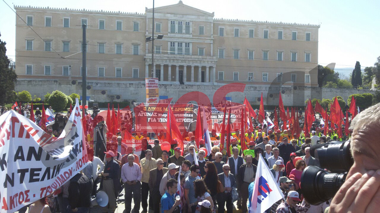 Γεμίζει το Σύνταγμα – ΦΩΤΟ – ΤΩΡΑ