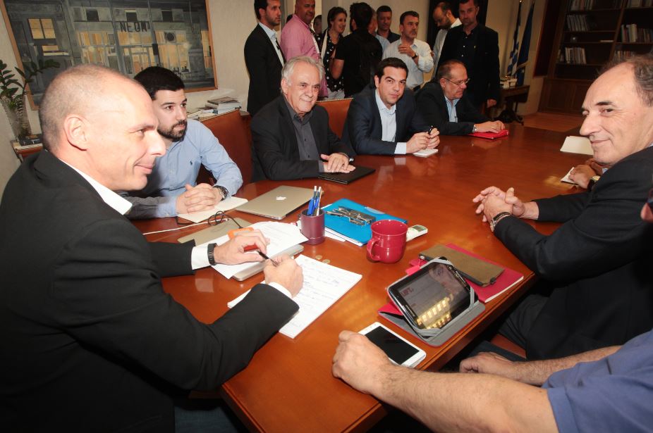 Αποκαλυπτικό το σημειωματάριο του Βαρουφάκη στην σύσκεψη – ΦΩΤΟ