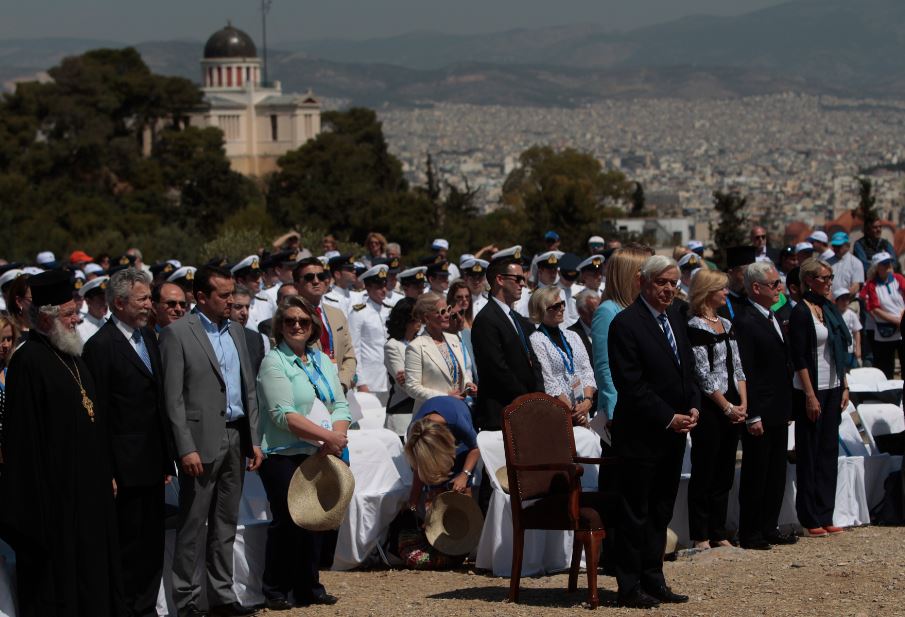 Η Νατάσα Καραμανλή στο λόφο της Πνύκας – ΦΩΤΟ