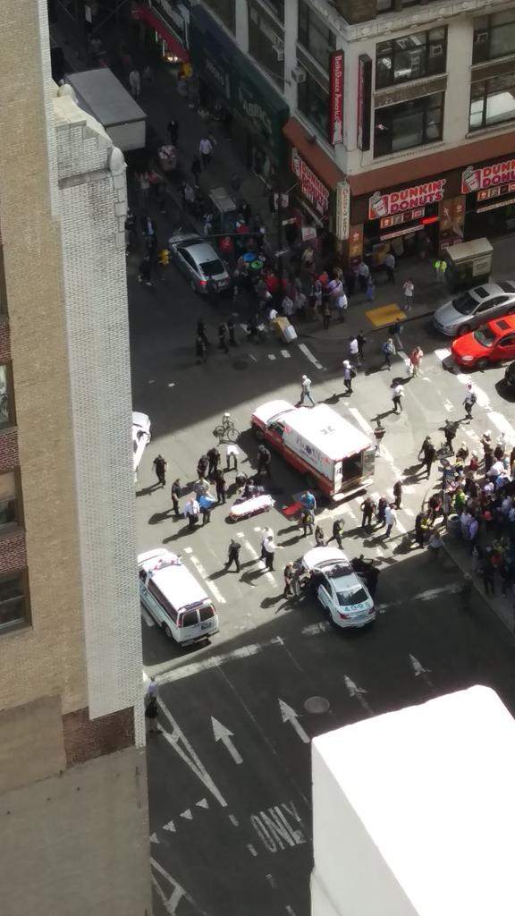 Ένας νεκρός από πυροβολισμούς αστυνομικών στο Μανχάταν – ΦΩΤΟ