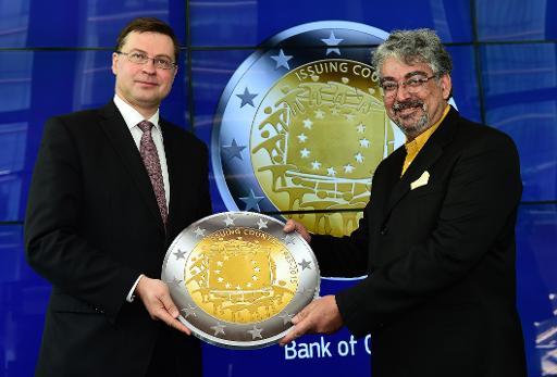 Αυτός είναι ο Έλληνας που σχεδίασε το αναμνηστικό 2ευρω – ΦΩΤΟ