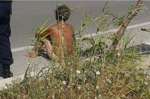 Κυκλοφορούσε… γυμνός στη Ρόδο – ΦΩΤΟ