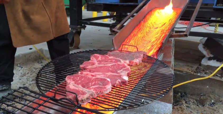 Ψήσε ότι θες στη… λάβα – ΒΙΝΤΕΟ