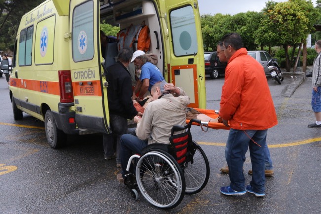 Σε κρίσιμη κατάσταση τουρίστρια από τον κεραυνό στην Κνωσό- ΦΩΤΟ