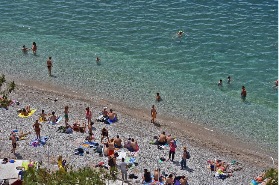 Γέμισαν οι παραλίες του Ναυπλίου – ΦΩΤΟ