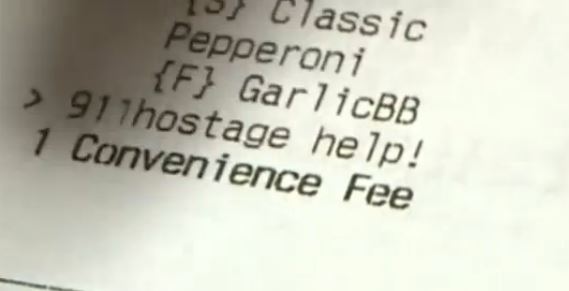 Η όμηρος που σώθηκε παραγγέλνοντας… πίτσα – ΒΙΝΤΕΟ